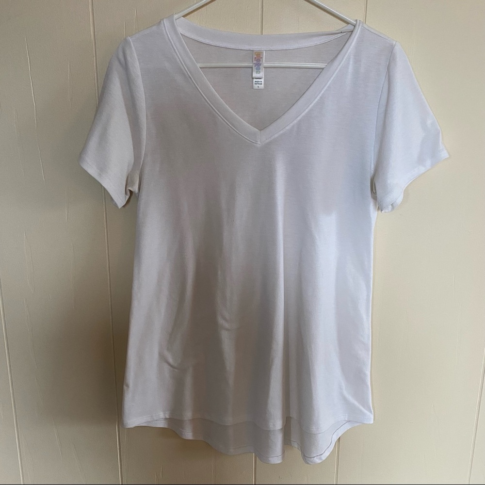 White LulaRoe Classic T